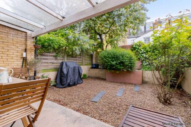 2 bedroom property to rent in London - Photo 1