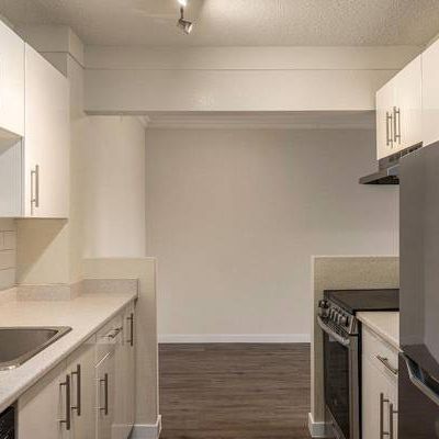 Renovated 2 Bedroom Suite - Available Oct 1st - $500 Visa Gift Card! - Photo 1