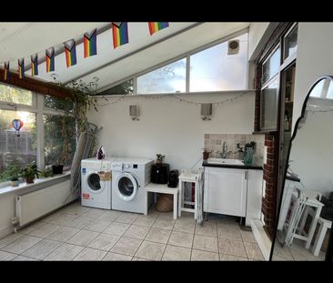 Room in a Shared House, London, SW20 - Photo 6