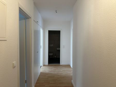 Sonnige Balkonwohnung in zentraler Wohnlage ***frisch renoviert***neues Duschbad***TG-Stellplatz*** - Foto 4