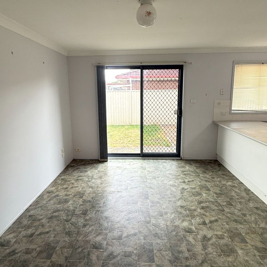 3 Bedroom Home with Study! - Photo 1