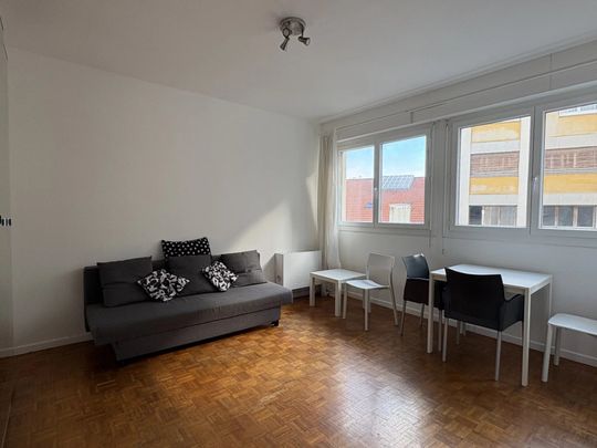 Location Appartement 1 pièce 30m² MARSEILLE 8ème - Photo 1