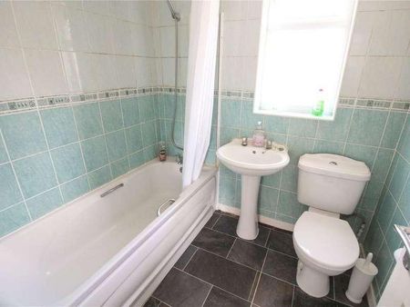 Mellow Ground, Swindon, Wiltshire, SN25 - Photo 4