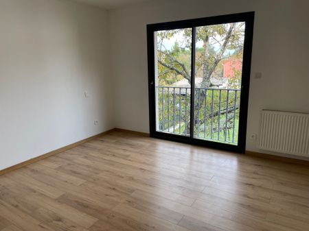 Location Maison 7 pièces 180m² FROUZINS 31270 - Photo 3