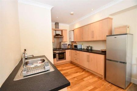 Bedroom Ground Floor Apartment In Billingshurst, RH14 - Photo 3