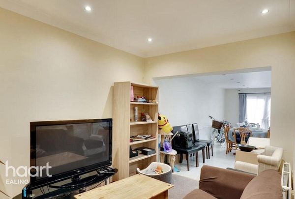 5 bedroom semi-detached house to rent - Photo 1