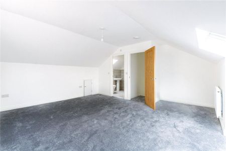 2 bedroom semi-detached house to rent - Photo 5