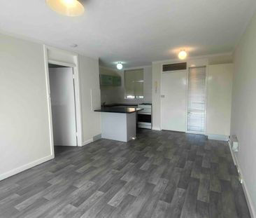 Ready to lease Now! - Photo 5