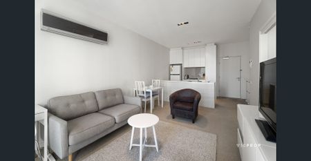 FULLY FURNISHED – AMAZING LOCATION AND VIEWS! - Photo 2