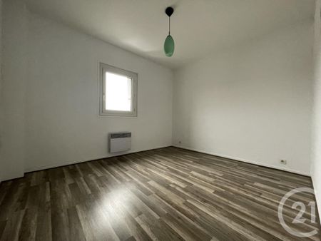 Location Appartement 3 pièces 80m² ORTHEZ 64300 - Photo 3