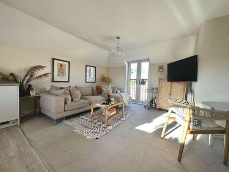 Hayes Drive, Three Mile Cross, RG7 - Photo 2