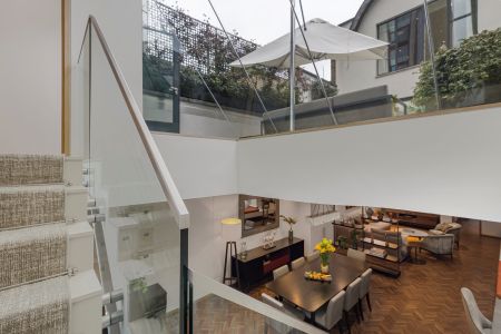 Remarkable turnkey family home in Knightsbridge - Photo 5