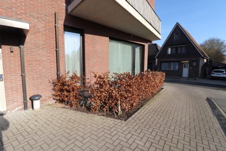 Een gelijkvloerse studio met terras, autostaanplaats en kelderberging in het centrum van Hoogstraten. - Photo 2