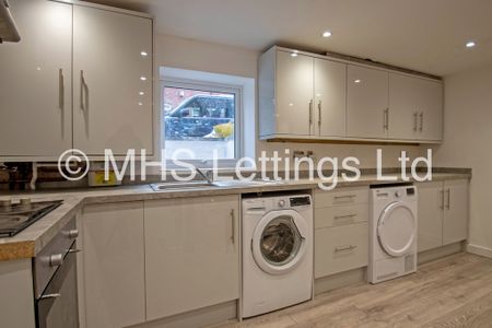 5 Bedroom End Terraced House for rent in Winfield Grove - Photo 2