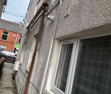 2 bedroom flat to rent - Photo 6