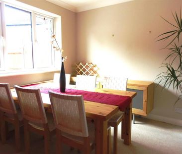 2 bedroom semi-detached house to rent - Photo 3