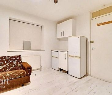 1 bedroom in a house share to rent - Photo 6