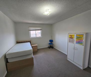 For Lease - 4713 Westbourne Terrace, Mississauga, Ontario - Photo 2