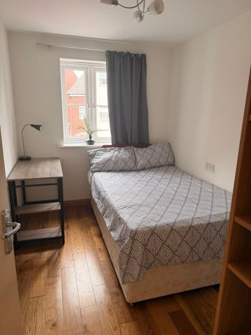 2 Bed Flat, Poppleton Close, CV1 - Photo 2