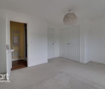 4 bedroom terraced house to rent - Photo 4