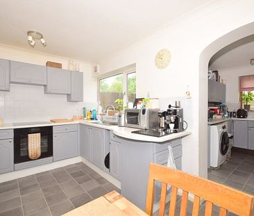 3 bedroom terraced house to rent - Photo 6