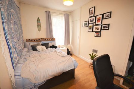 4 bedroom house to rent - Photo 2