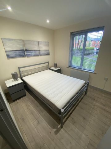 2 Bed Flat, Jackson Crescent, M15 - Photo 4