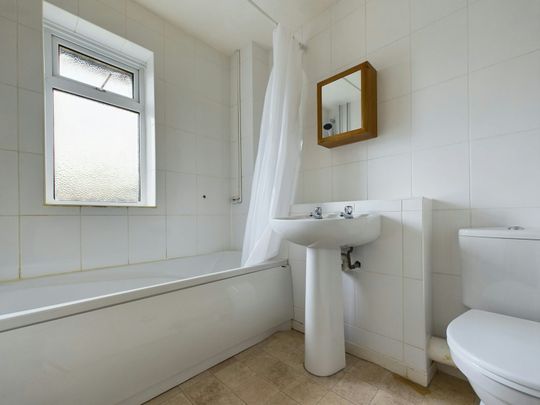 Terraced House to rent on - Photo 1