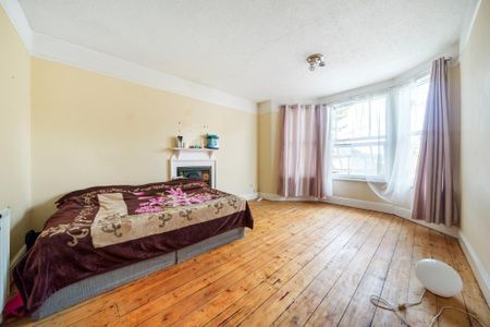 2 bedroom maisonette to rent - Photo 2