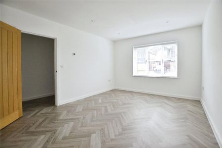 4 bedroom detached house to rent - Photo 2