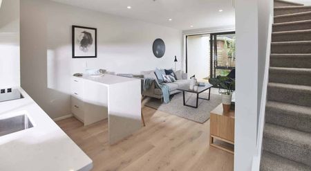 Discover Your Perfect Home in the Heart of Papatoetoe, Auckland! - Photo 3