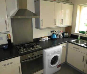 2 bedroom semi-detached house to rent - Photo 3