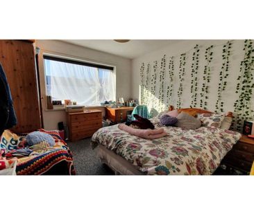 3 bedroom flat to rent - Photo 3