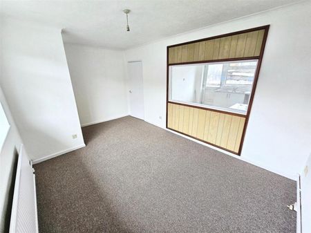 2 Bedroom Apartment to Rent in Hillary Road, Rushden, Northants, NN10 - Photo 2