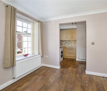 This one bedroom furnished enclosed end of terraced property offers... - Photo 2