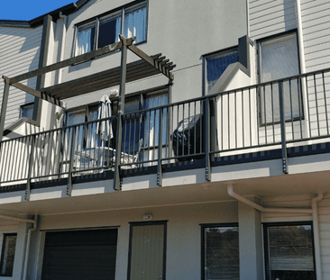 3-Bed, 2-Bath Townhouse in Secure Complex - Photo 5