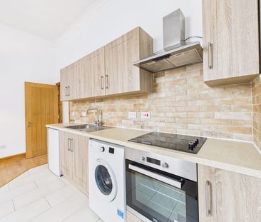 Wellington Road, Brighton - Photo 1