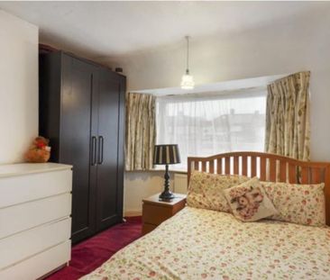 3 Bed Terraced House, Wyld Way, HA9 - Photo 4