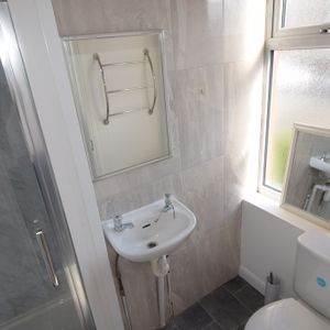 To Let Apartment - Photo 3