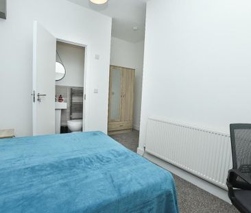 5 bedroom terraced house to rent - Photo 4