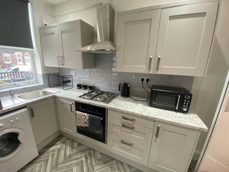 Haddon Avenue (Room 2), Burley, Leeds - Photo 3