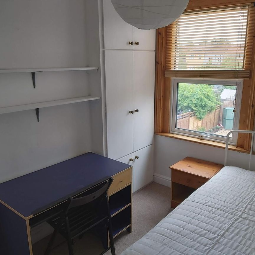 Ellicott Road, Bristol - Photo 1