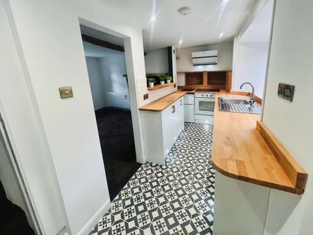2 bedroom cottage to rent - Photo 2