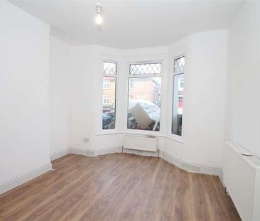 Felixstowe Road, London, N9 - Photo 1