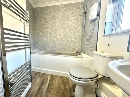 Meadowlea Close, Harmondsworth, West Drayton, UB7 - Photo 3