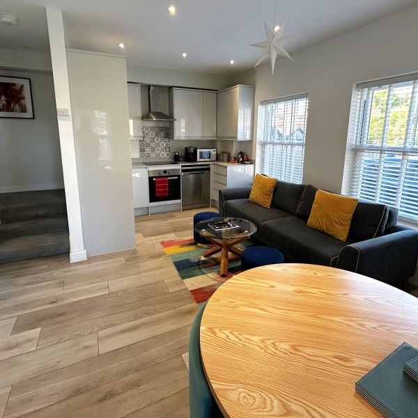 3 Claremont Road, West Byfleet - 1 bedroomProperty for lettings - Seymours - Photo 1