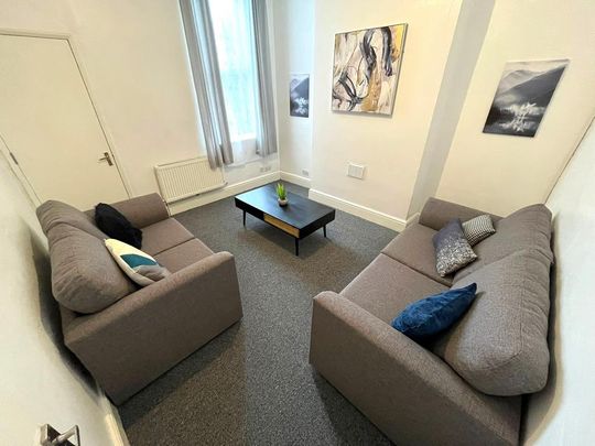 1 bedroom in a house share to rent - Photo 1