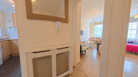 2 bedroom flat to rent - Photo 2