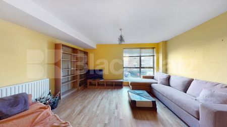 Spacious 1 bedroom property located within a modern build in Dalston - Photo 4