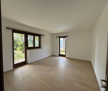 Pregassona Alta – Elegante 3.5 locali con giardino privato e piscina - Photo 3